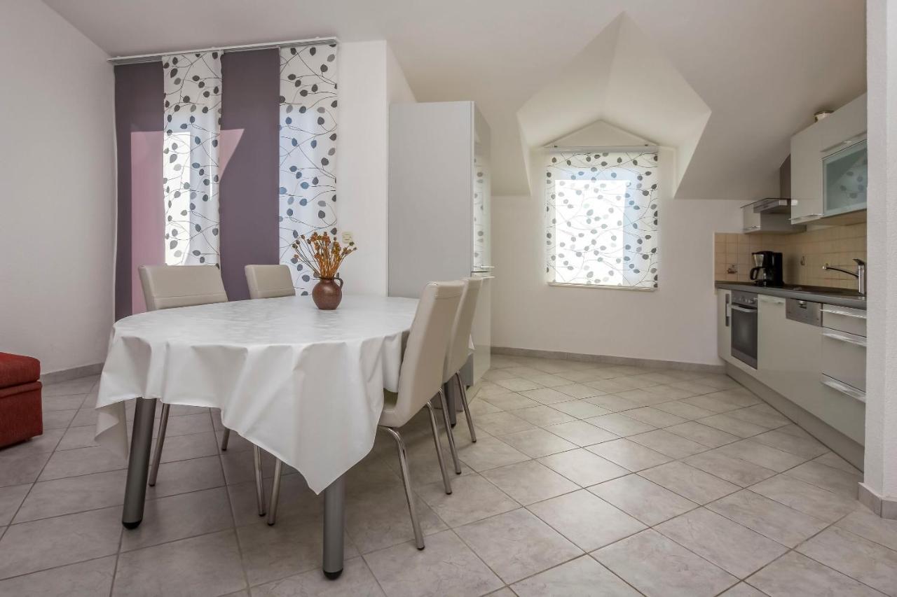 Apartment Zdravka Primosten Exterior photo